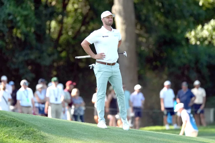 Clark making it look easy at BMW Championship